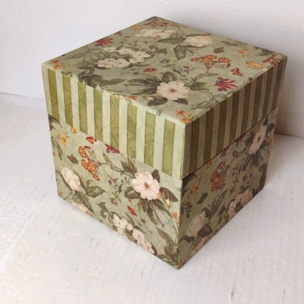 Bob's Boxes Decorative Victorian Garden Graphic Storage Box/Bin 7" X 7" EUC